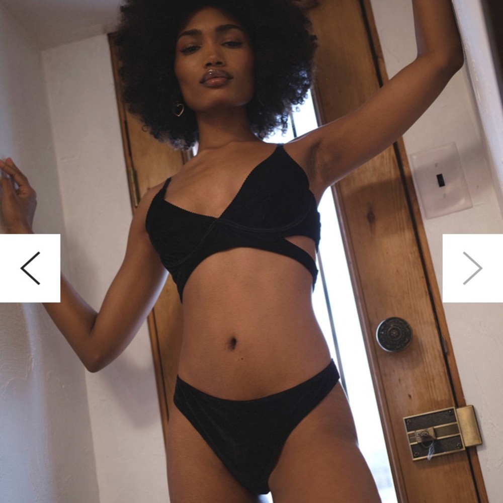 Cut It Out Ribbed Velvet Thong - Picture 3 of 7